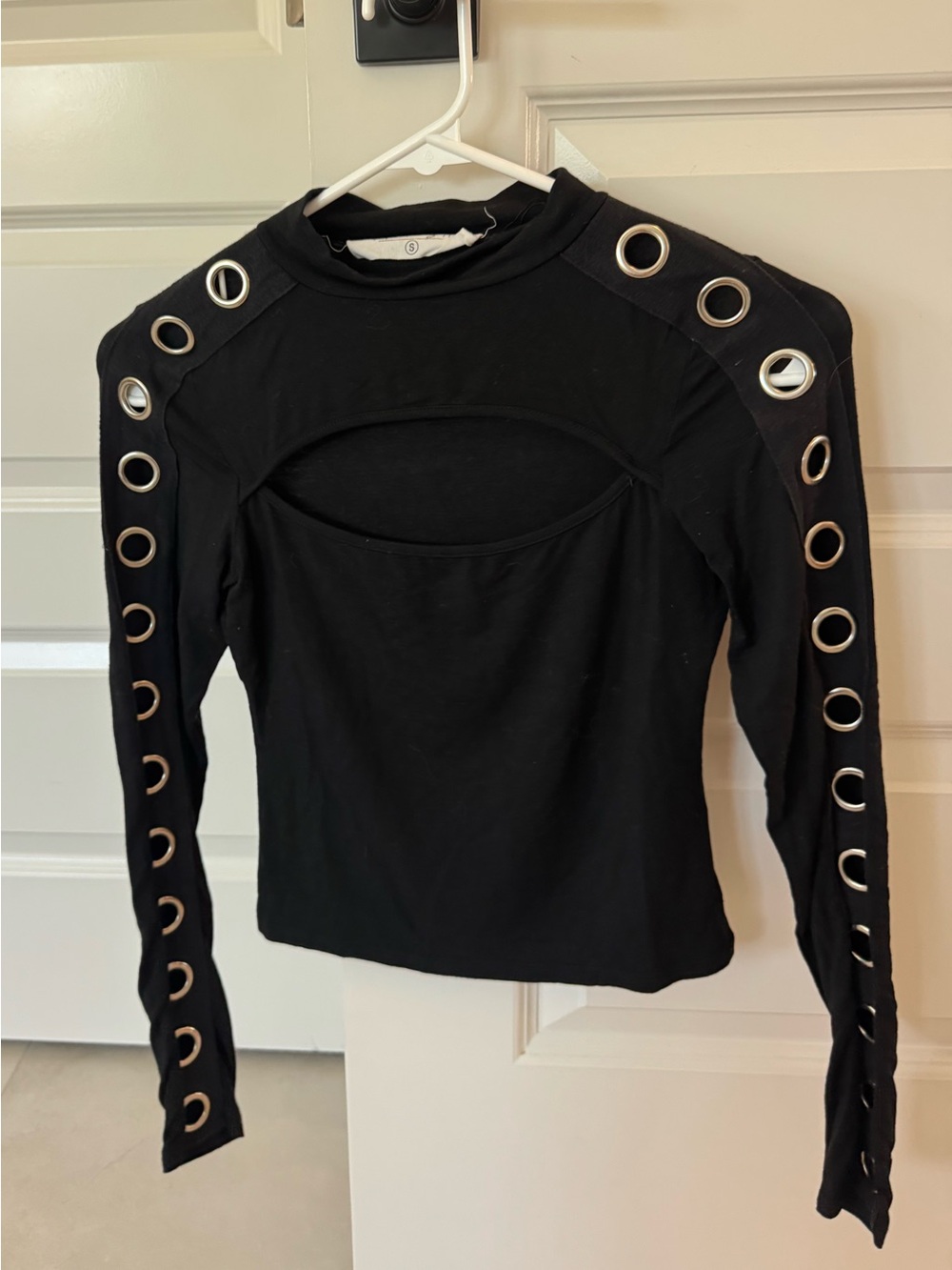 Emma & Sam Black Long-Sleeve Grommet Cutout Top